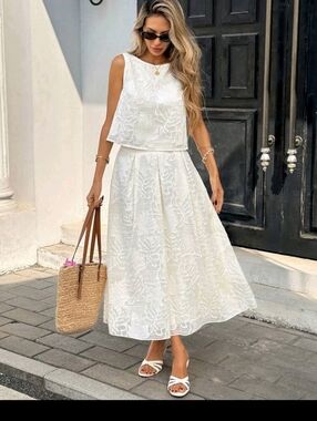 Donna Morgan 2 Piece Skirt Set